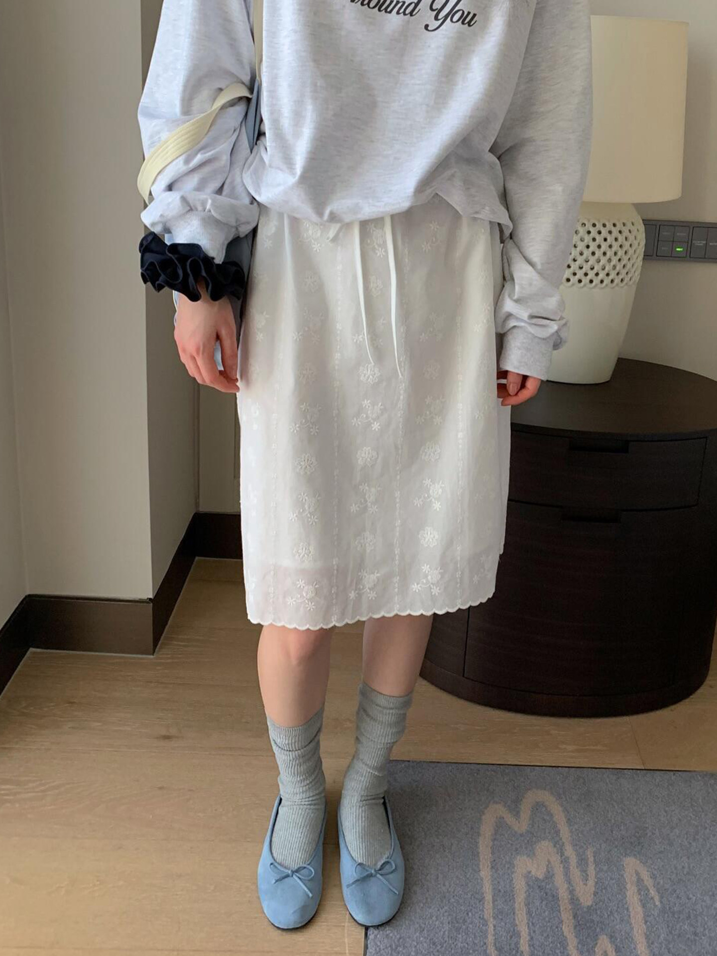 強烈推薦！重工刺繡花邊半身裙女2026新款韓系簡約百搭直筒中長裙