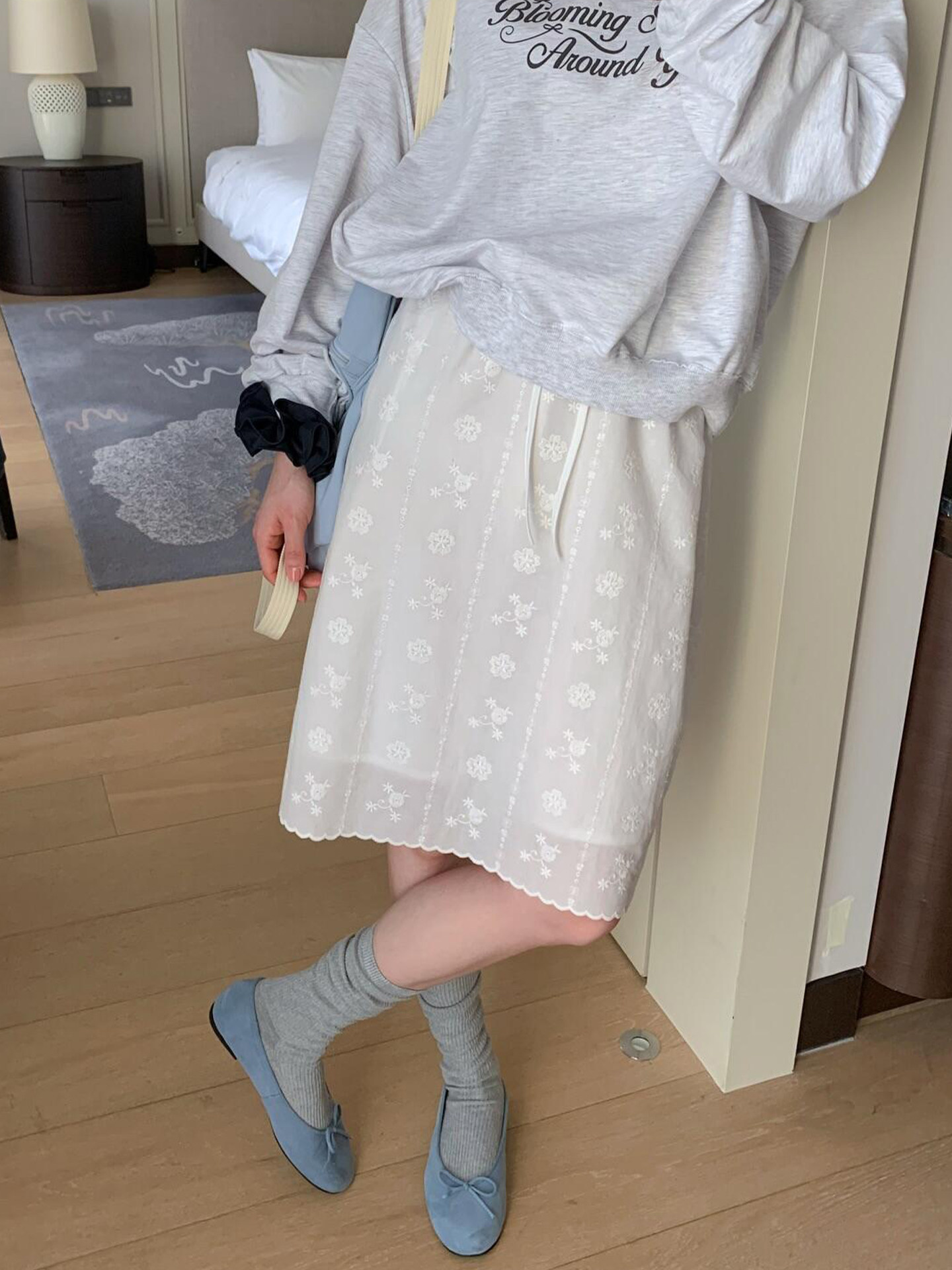 強烈推薦！重工刺繡花邊半身裙女2026新款韓系簡約百搭直筒中長裙