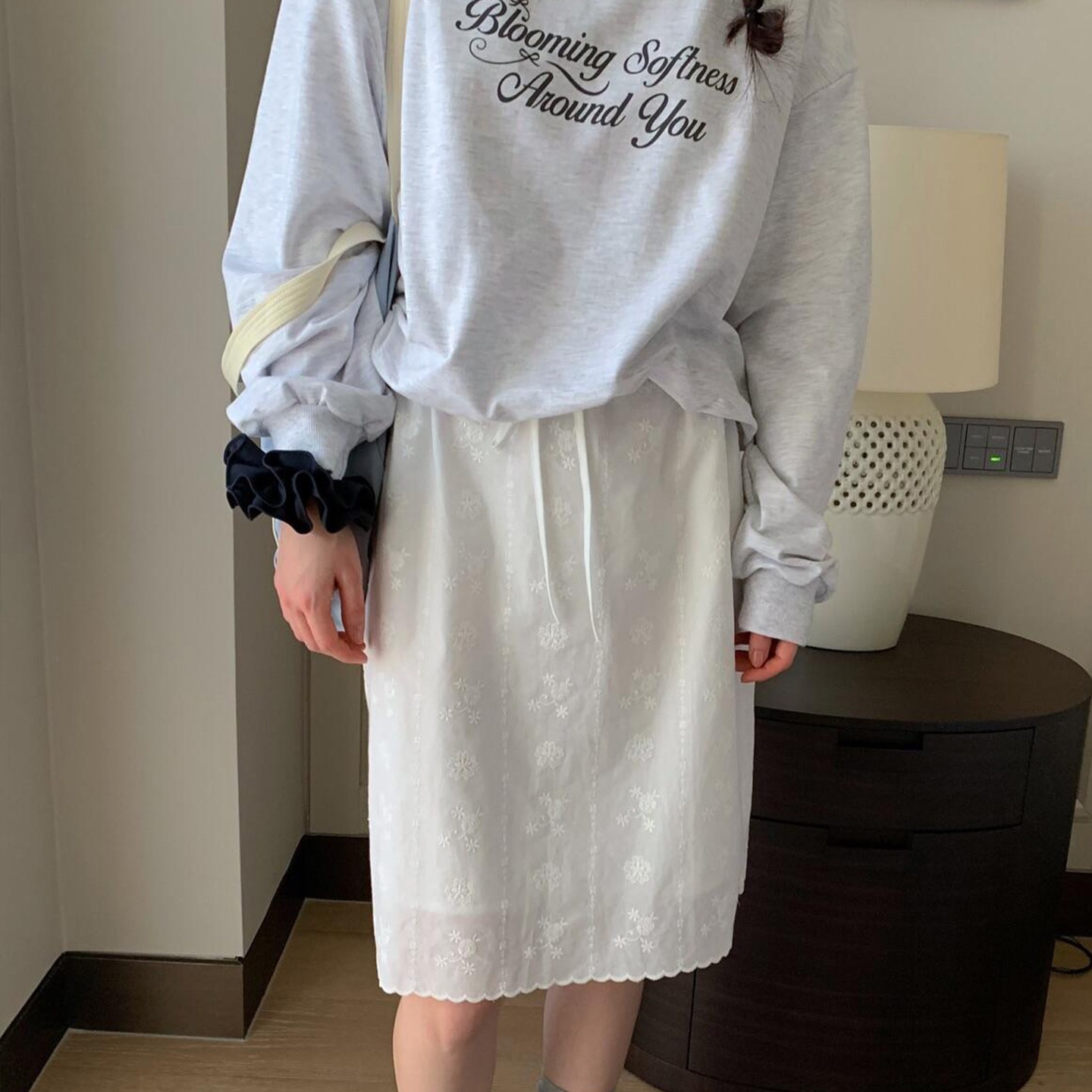 強烈推薦！重工刺繡花邊半身裙女2026新款韓系簡約百搭直筒中長裙