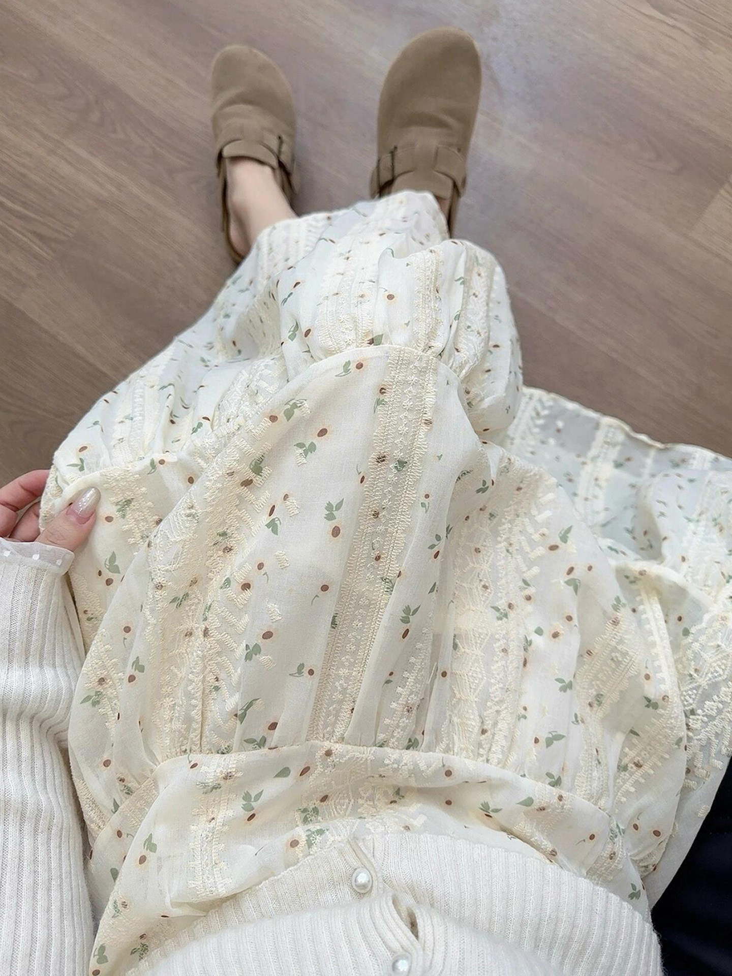 巨好看白色碎花a字半身裙子女夏季2026年新款小個子高腰蛋糕長裙