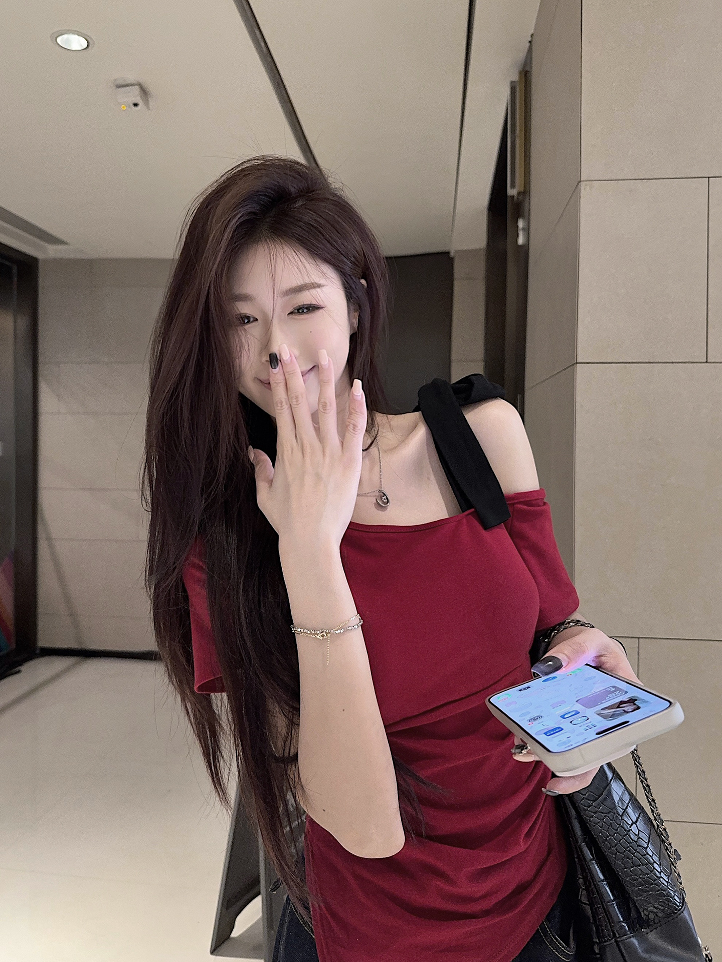 FA32895# 斜领露肩短袖t恤衫女 服裝批發女裝批發服飾貨源