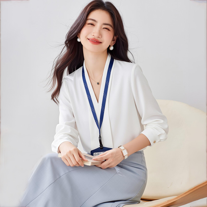 2026春秋洋氣白色V領緞面襯衫女長袖寬松顯瘦百搭職業氣質女上衣