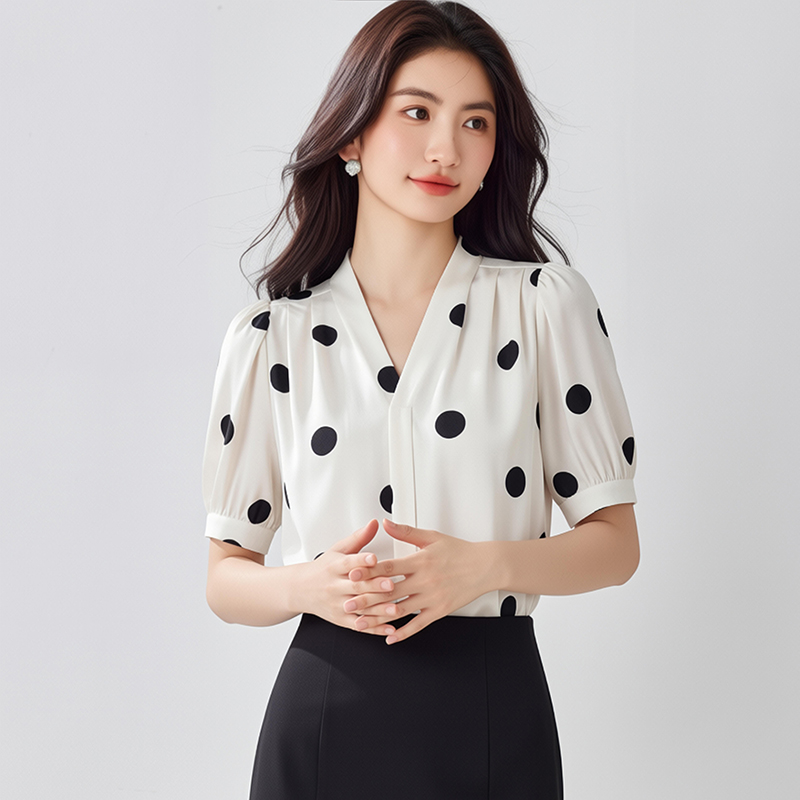 法式復古波點V領襯衫短袖女2026夏季新款玫瑰花系帶緞面通勤上衣