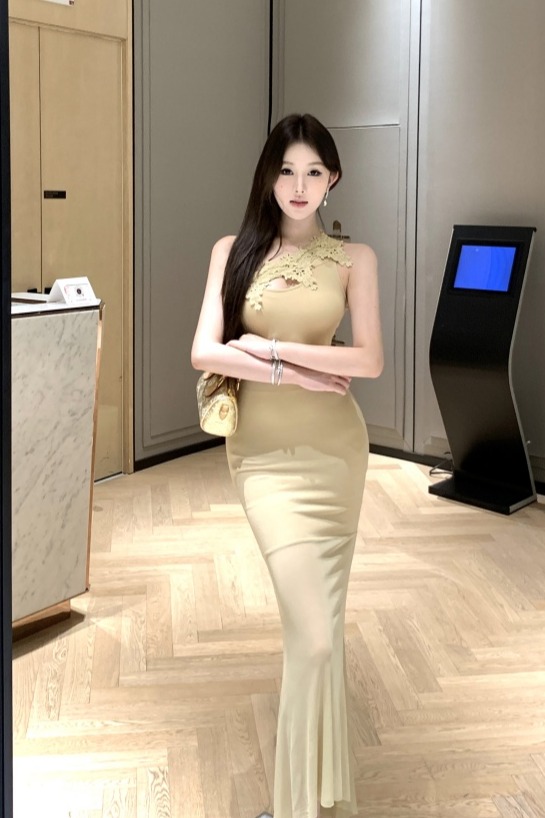實拍實價 淑女風網紗拼接斜肩純色連衣裙長款