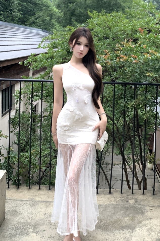 實拍實價 辣妹蕾絲斜肩修身顯瘦連衣裙中長款 有胸墊