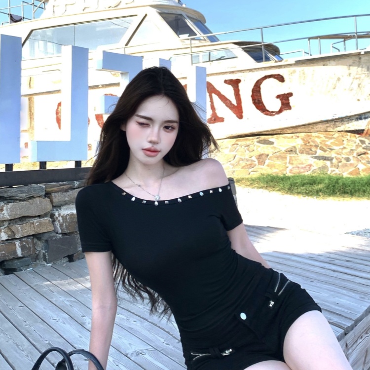 MY12917# 黑色针织设计感钉钻斜领T恤收腰上衣女裝貨源服裝批發