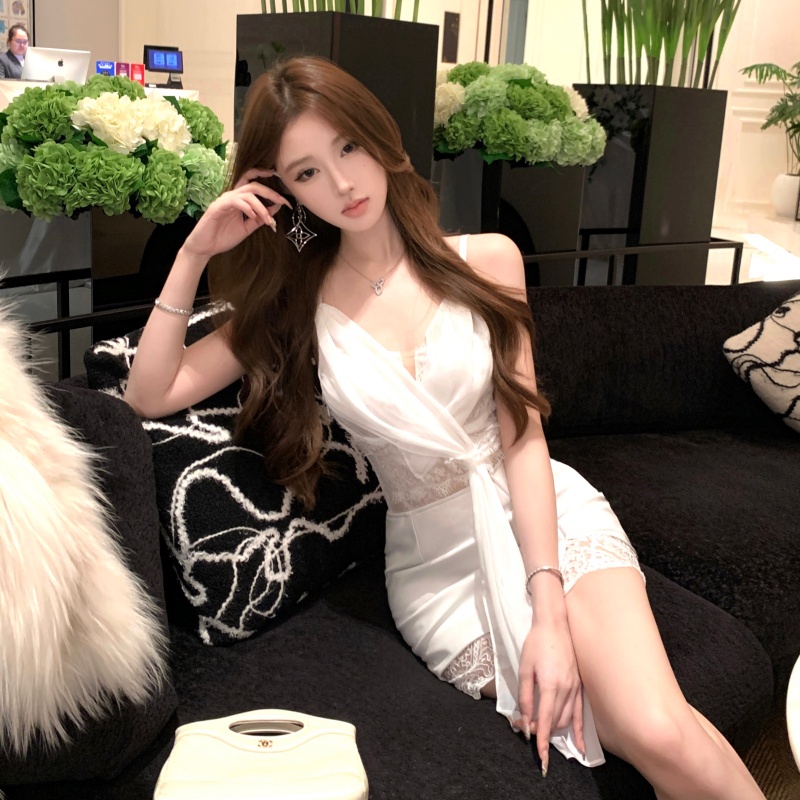 實拍實價 蕾絲 吊帶深V網紗綁帶吊帶上衣+不規則裙擺短裙