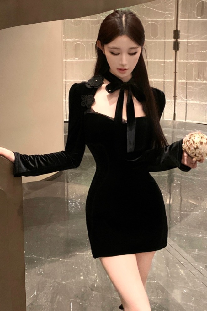 實拍實價 露背修身長袖絲絨連衣裙包臀短款