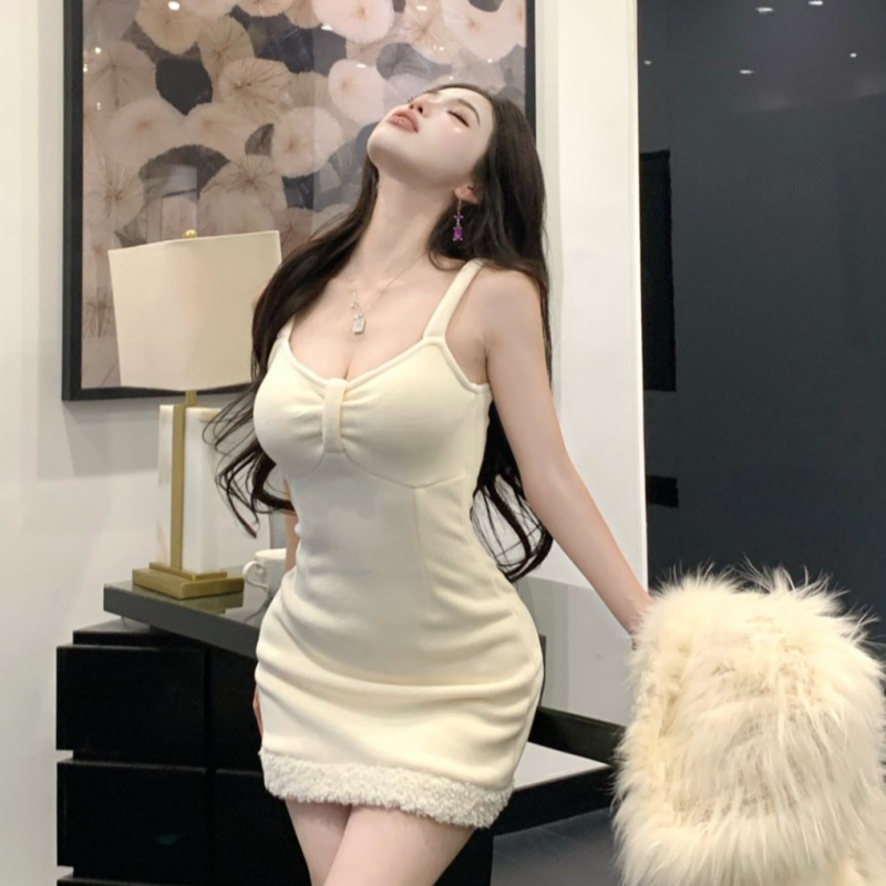 實拍實價 甜美溫柔毛絨外套性感吊帶短款連衣裙