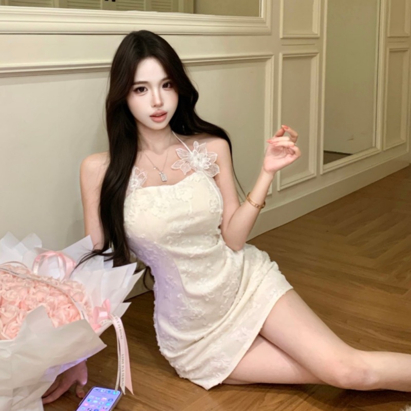 實拍實價 花朵掛脖吊帶連衣裙女夏季名媛風緊身辣妹包臀短裙