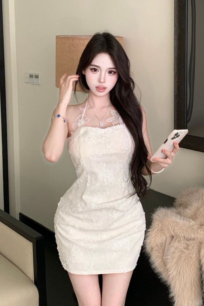 實拍實價 花朵掛脖吊帶連衣裙女夏季名媛風緊身辣妹包臀短裙