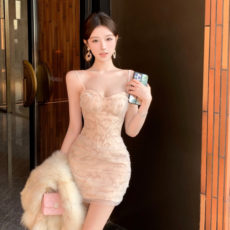 實拍實價 甜辣妹性感蕾絲吊帶連衣裙顯瘦 有胸墊包臀短裙