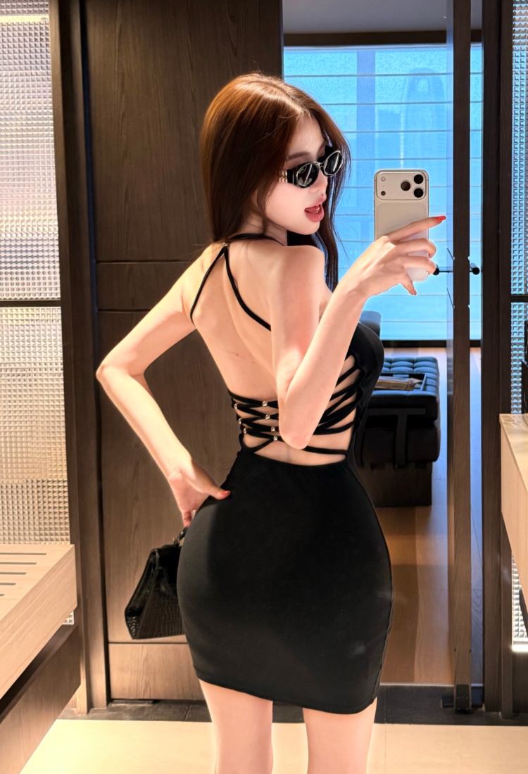 實拍實價 辣妹風黑色露背綁帶掛脖連衣裙女夏季收腰顯瘦包臀短裙