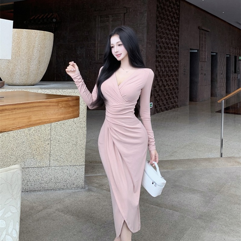 MY13686# 咖色v领仿羊绒褶皱连衣裙女气质收腰长裙长袖开叉裙子女裝貨源服裝批發