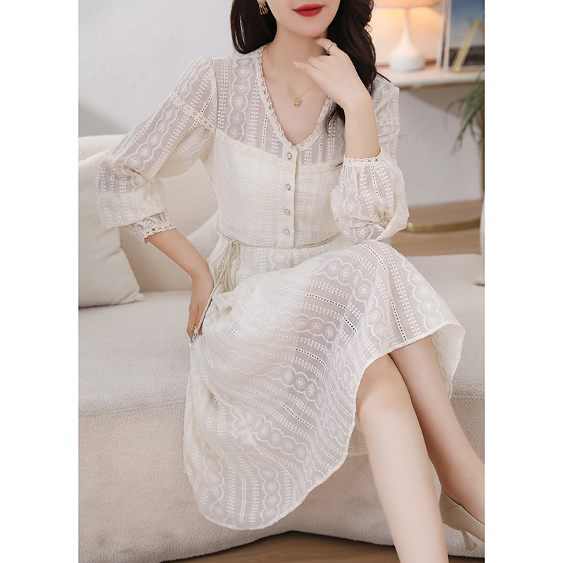 MY70291# V领米色连衣裙女年春季新款文艺收腰显瘦中长款蕾丝裙子女裝...