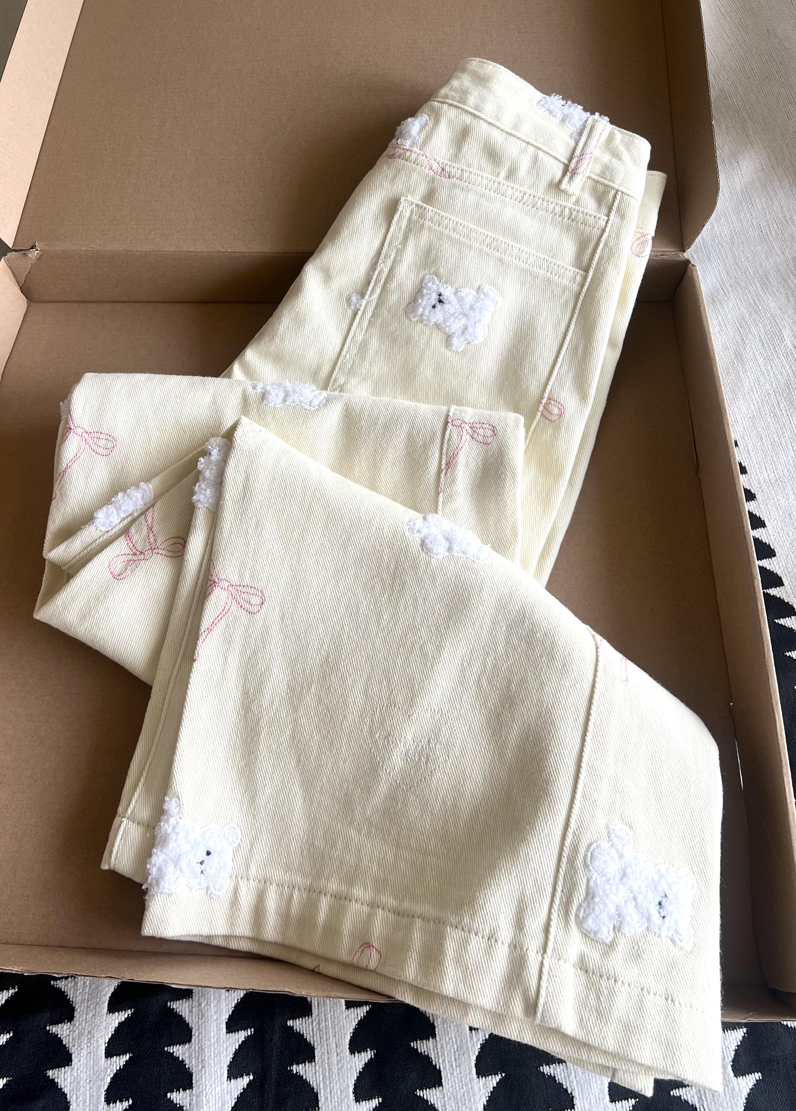 2026春季新款米杏色小熊刺繡寬松直筒小個子甜妹顯瘦牛仔褲