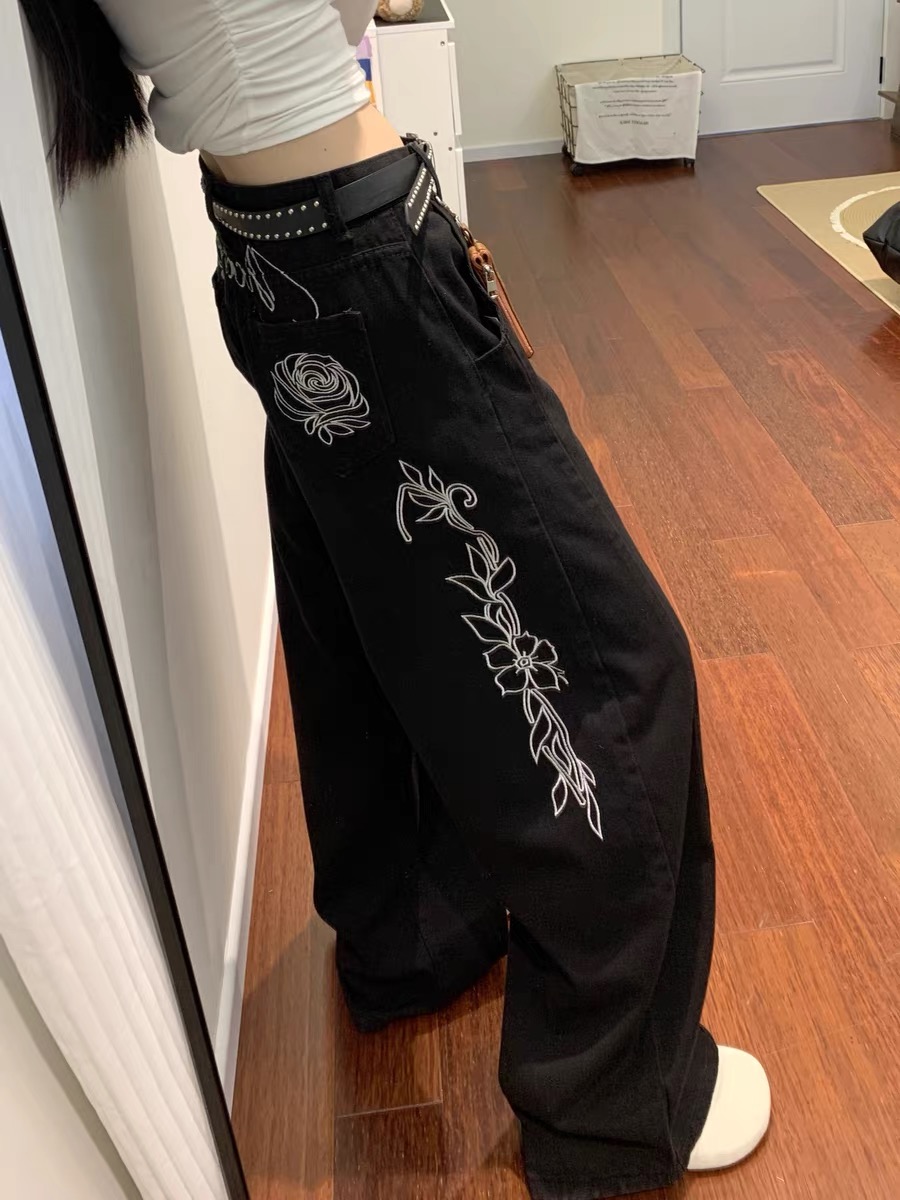 美式復古字母花朵刺繡彎刀牛仔褲女夏季低腰寬松顯瘦垂感闊腿褲子