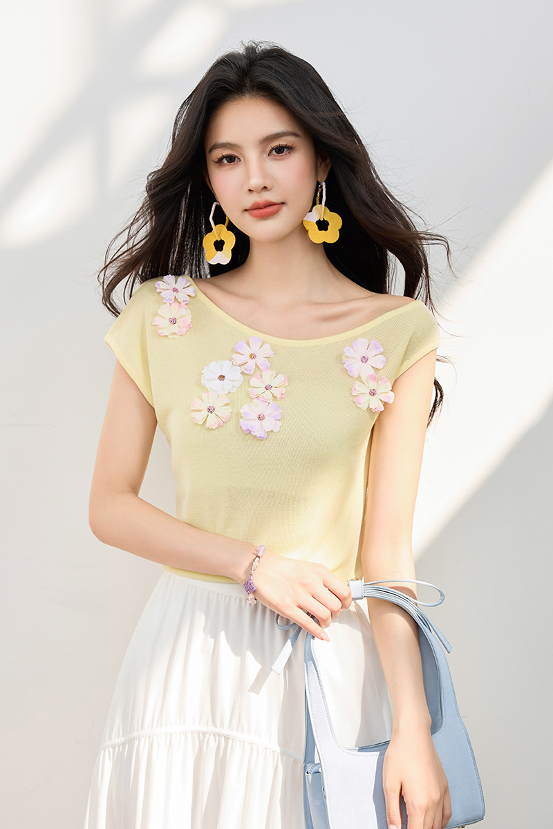 ◆◆2026年夏季純欲風斜肩立體花朵T恤性感露肩修身上衣女