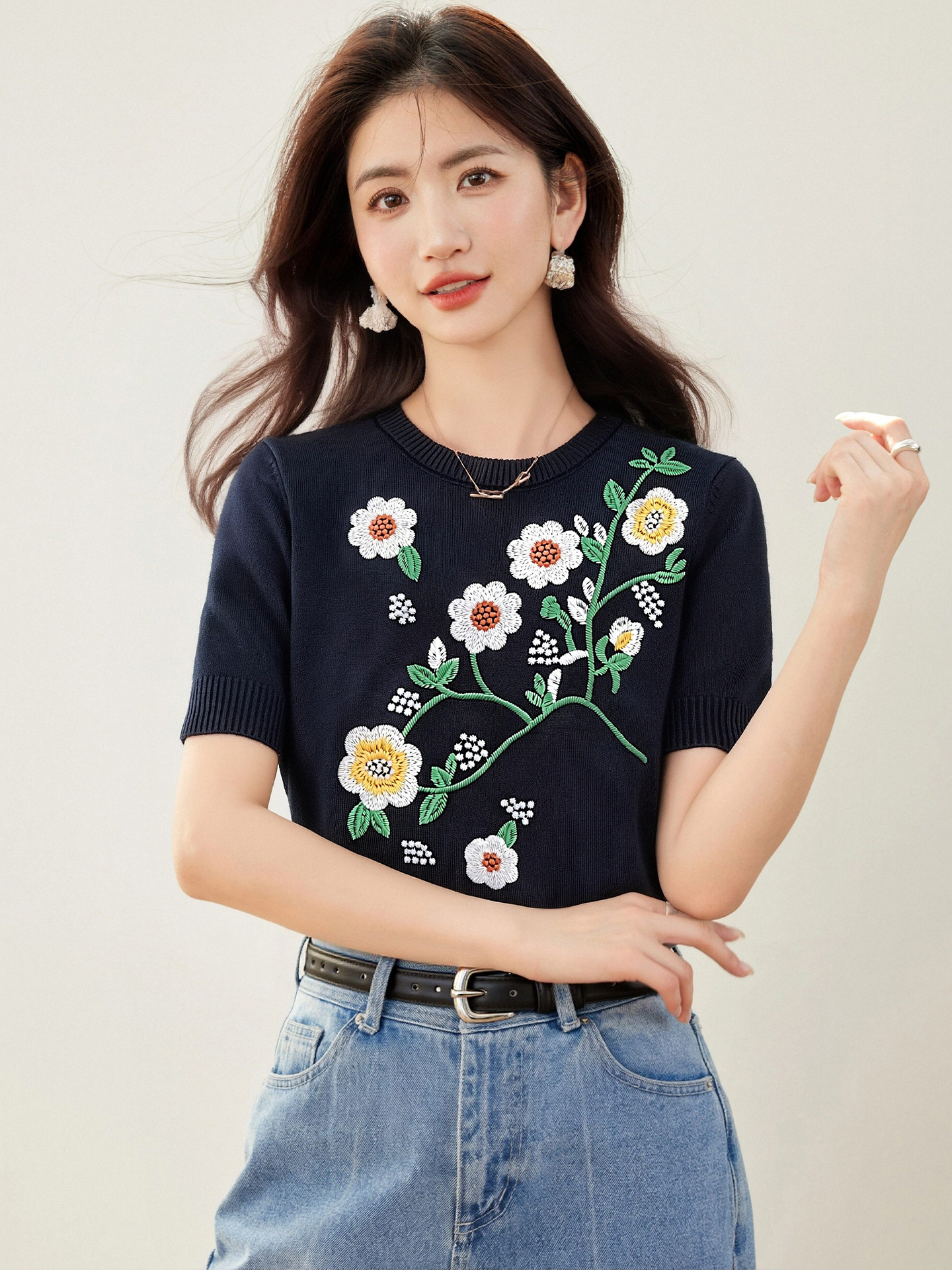實拍◆有◆2026法式花朵刺繡圓領針織短袖女減齡時尚百搭上衣潮