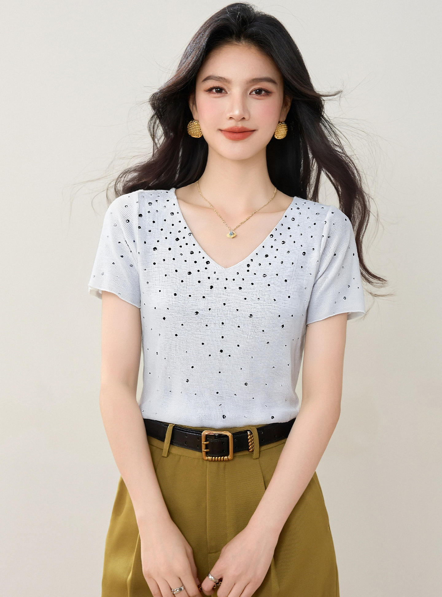 實拍◆有◆2026美式復古設計感V領燙鉆短袖t恤女夏季新款修身上衣