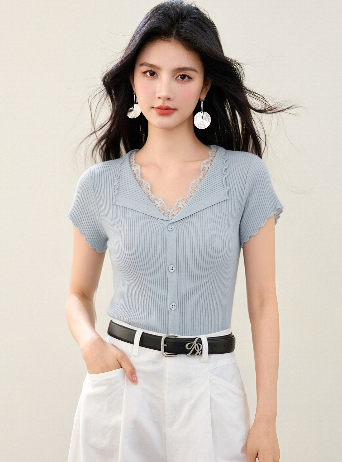實拍◆有◆2026韓系V領蕾絲拼接短袖針織衫女夏修身減齡氣質上衣