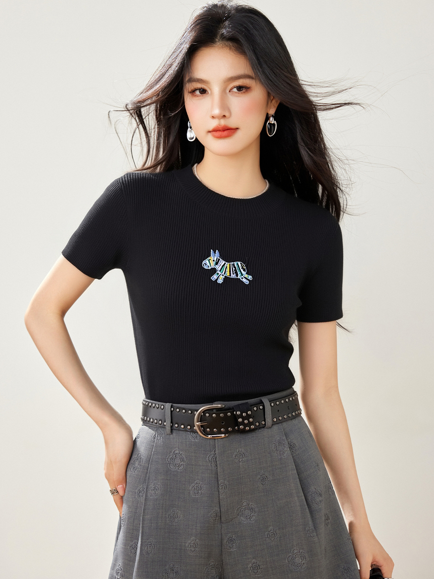 實拍◆有◆2026彩虹馬刺繡短袖針織女獨特超好看修身打底衫上衣
