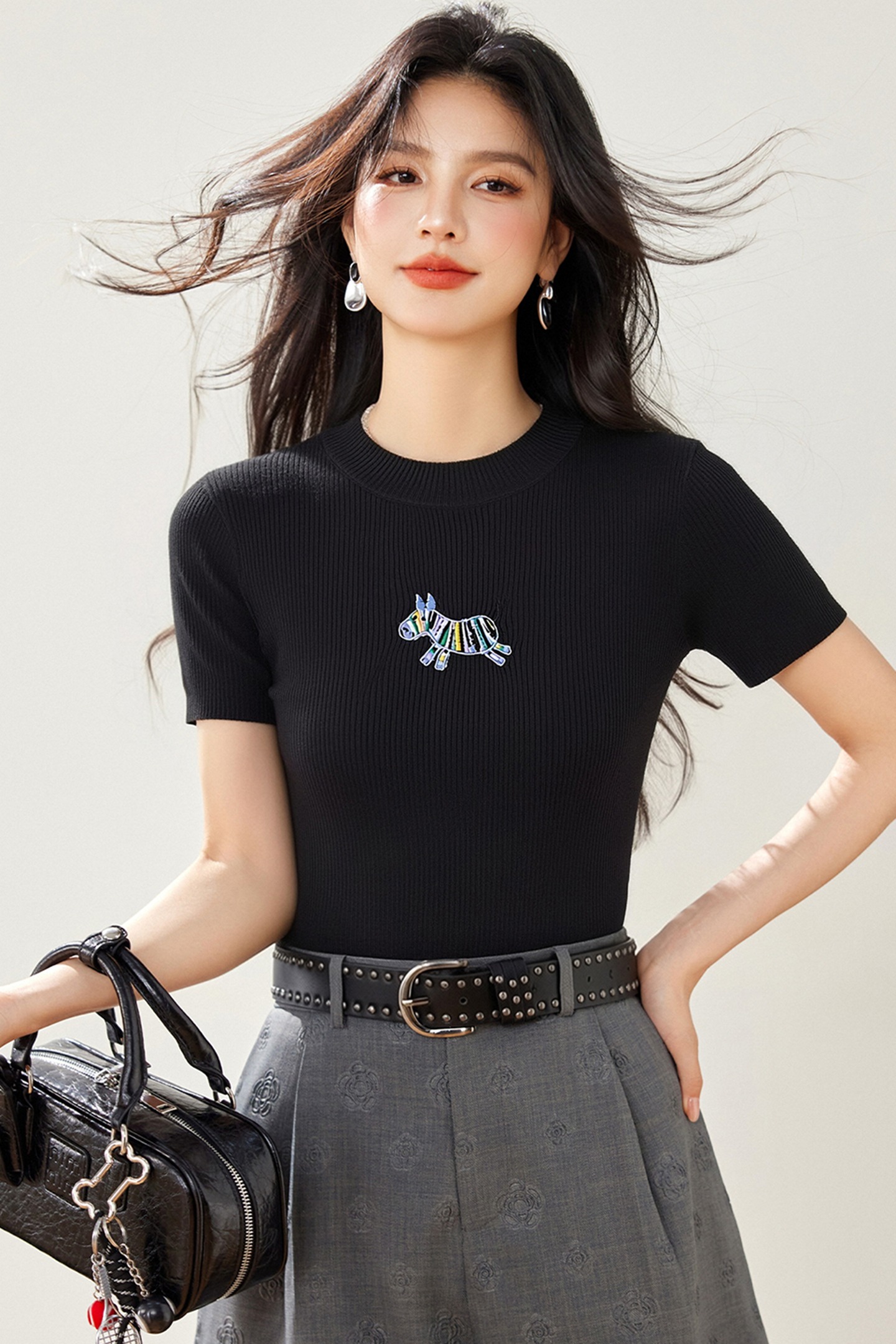 實拍◆有◆2026彩虹馬刺繡短袖針織女獨特超好看修身打底衫上衣