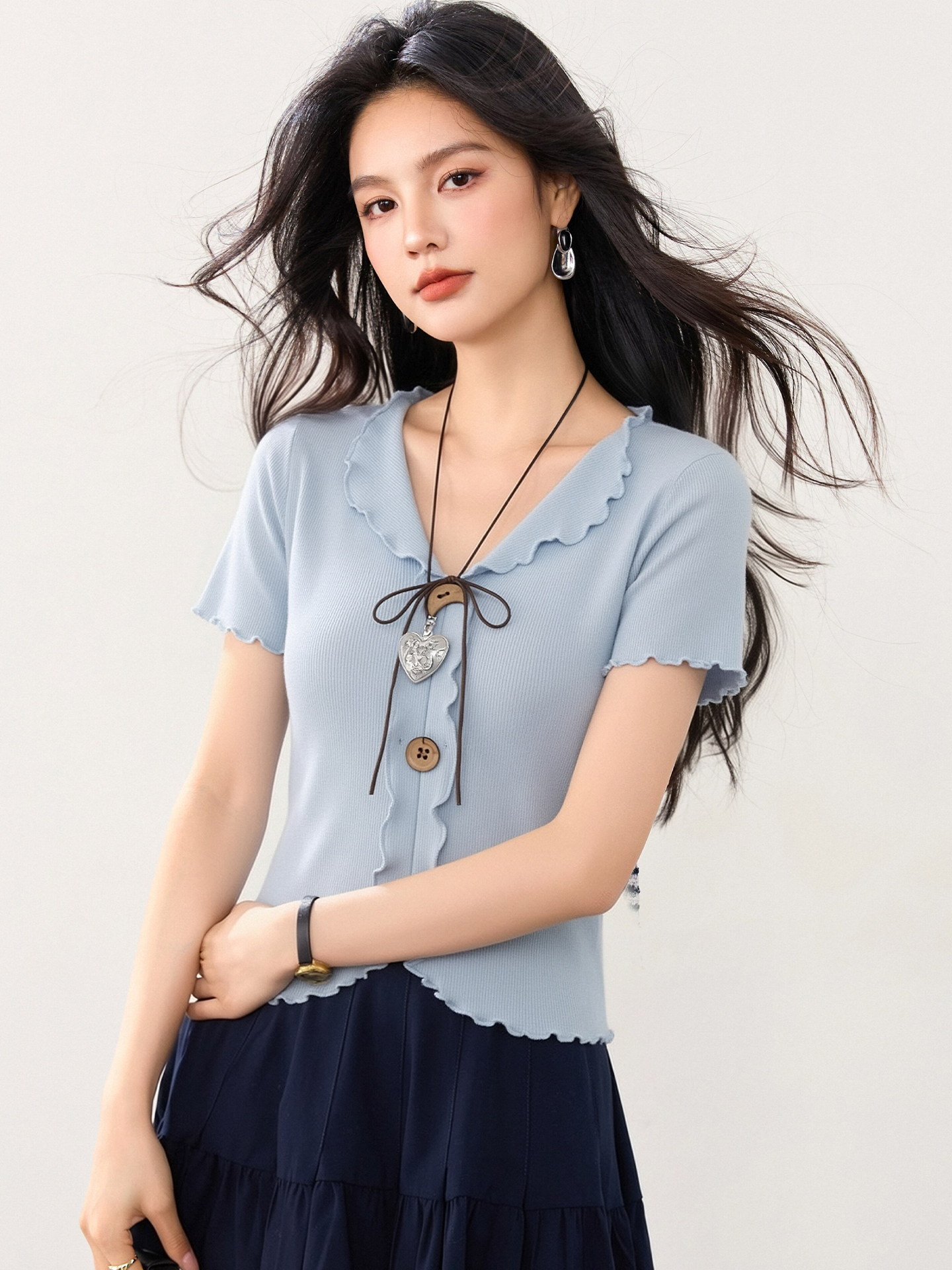 實拍◆有◆2026法式蝴蝶結正肩V領短袖T恤新款設計感氣質修身上衣