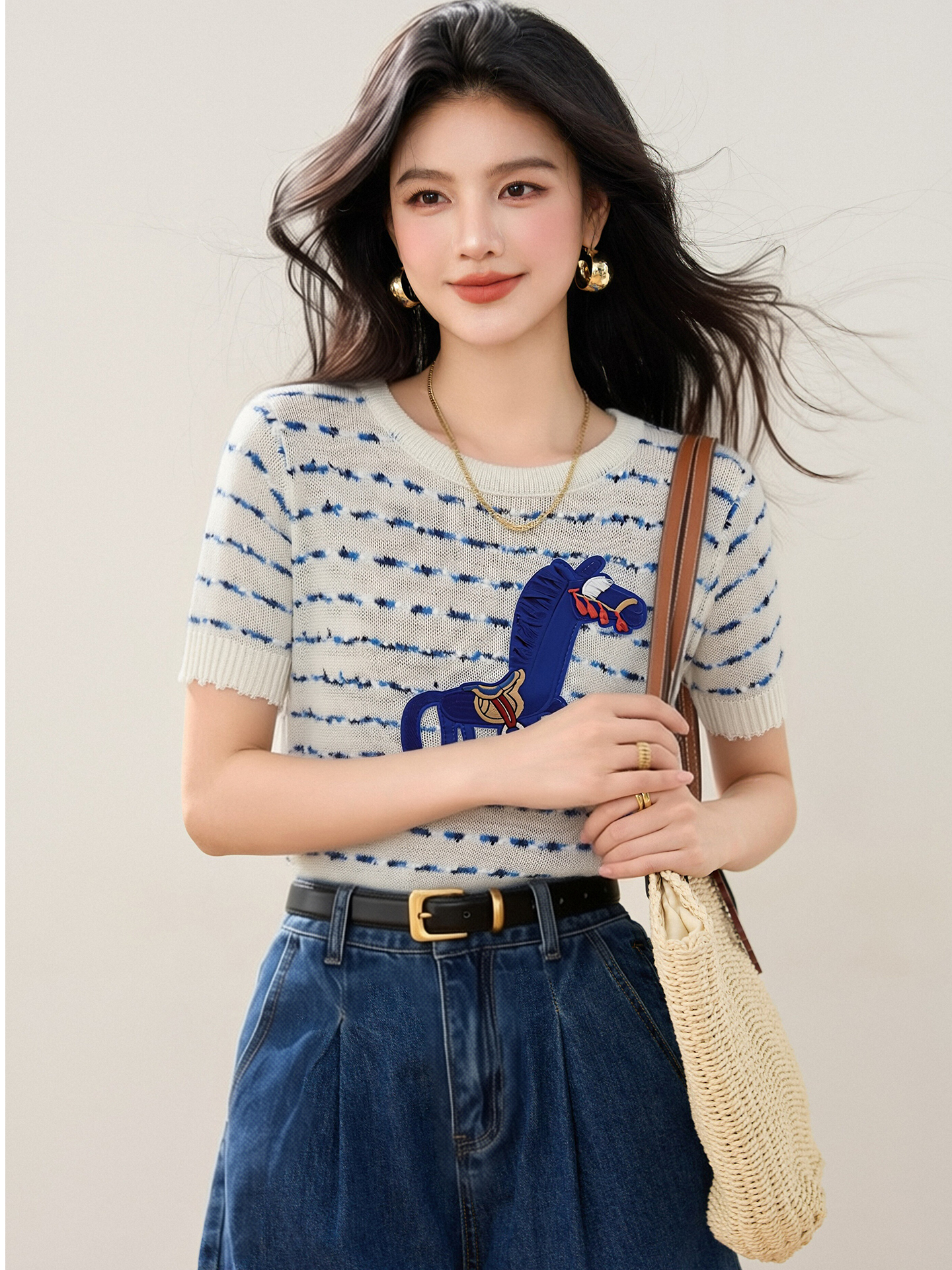 實拍◆有◆2026條紋冰絲短袖女新款夏設計感小馬刺繡復古寬松上衣