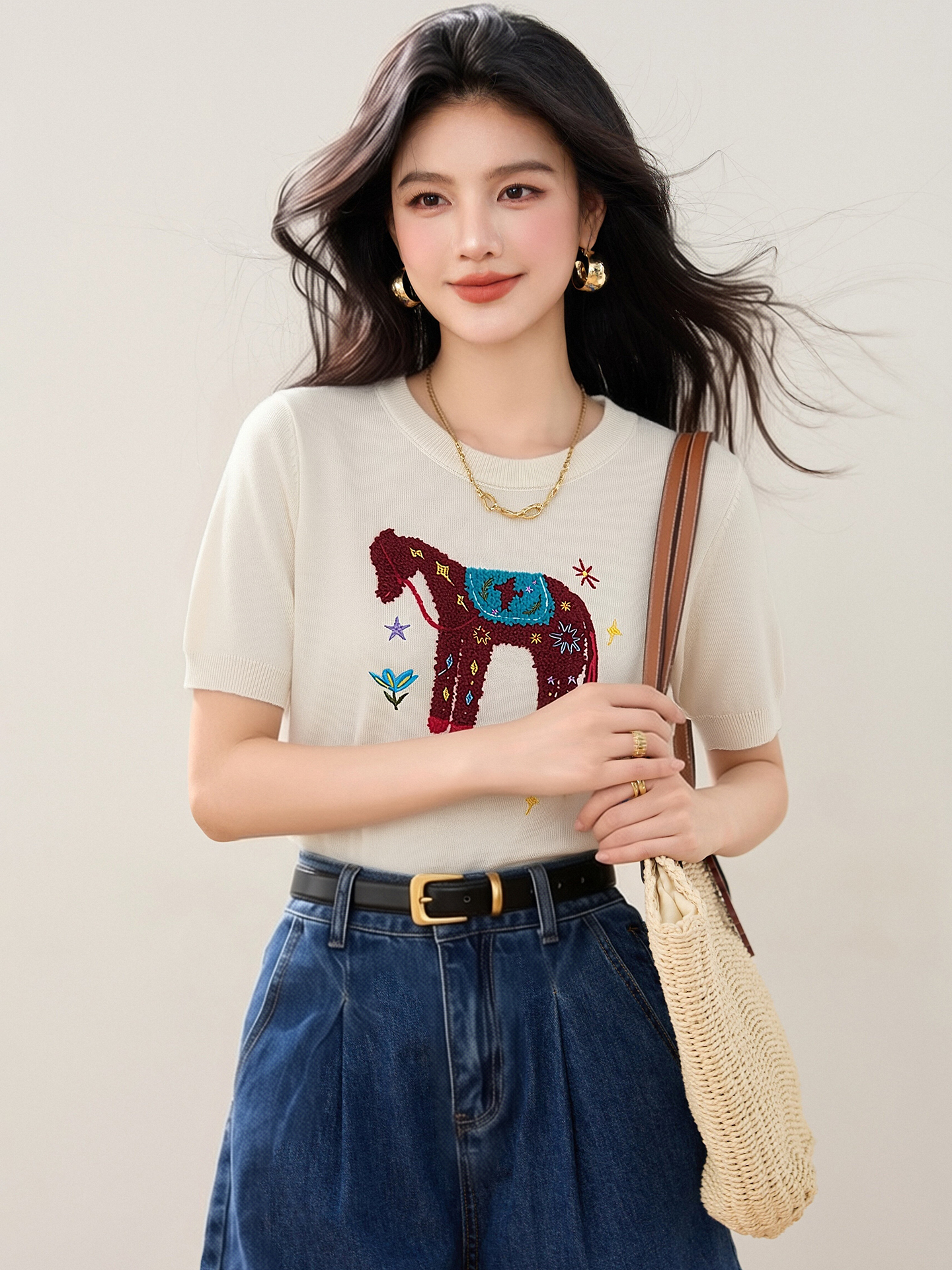 實拍◆有◆2026高級感圓領小馬刺繡短袖針織衫女時髦顯瘦氣質上衣