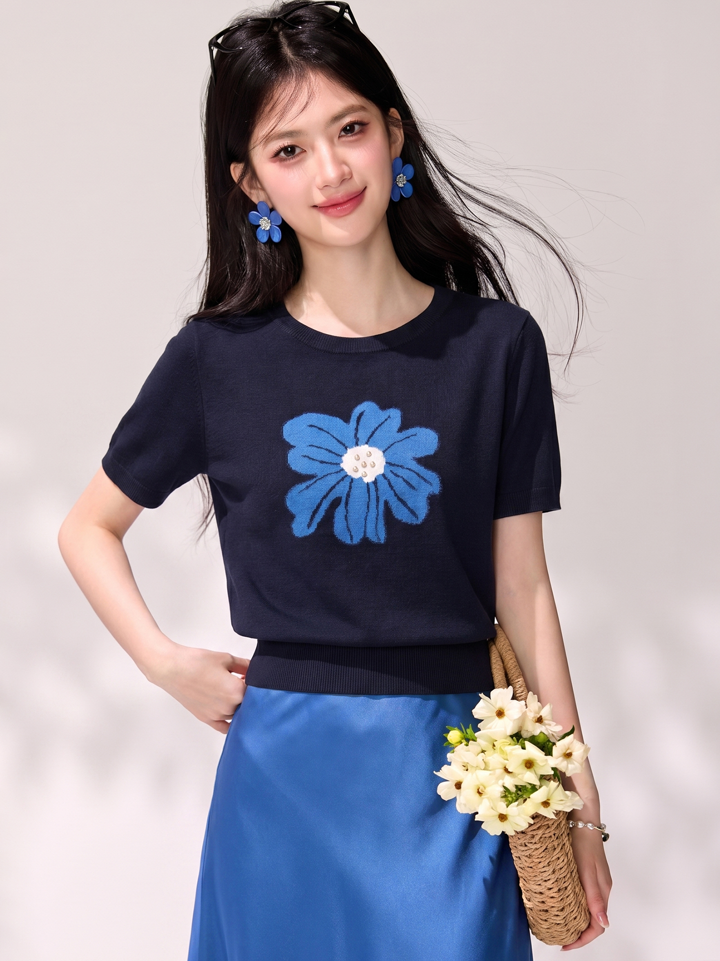 實拍◆有◆2026夏季花朵刺繡針織衫女新款高級感正肩顯瘦圓領上衣
