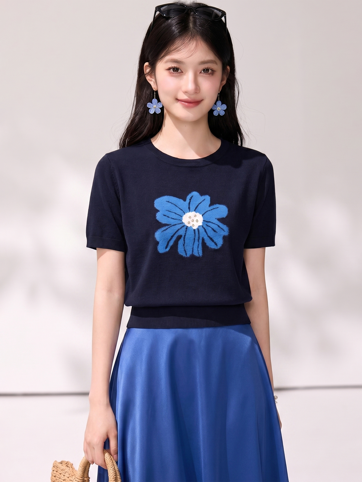 實拍◆有◆2026夏季花朵刺繡針織衫女新款高級感正肩顯瘦圓領上衣