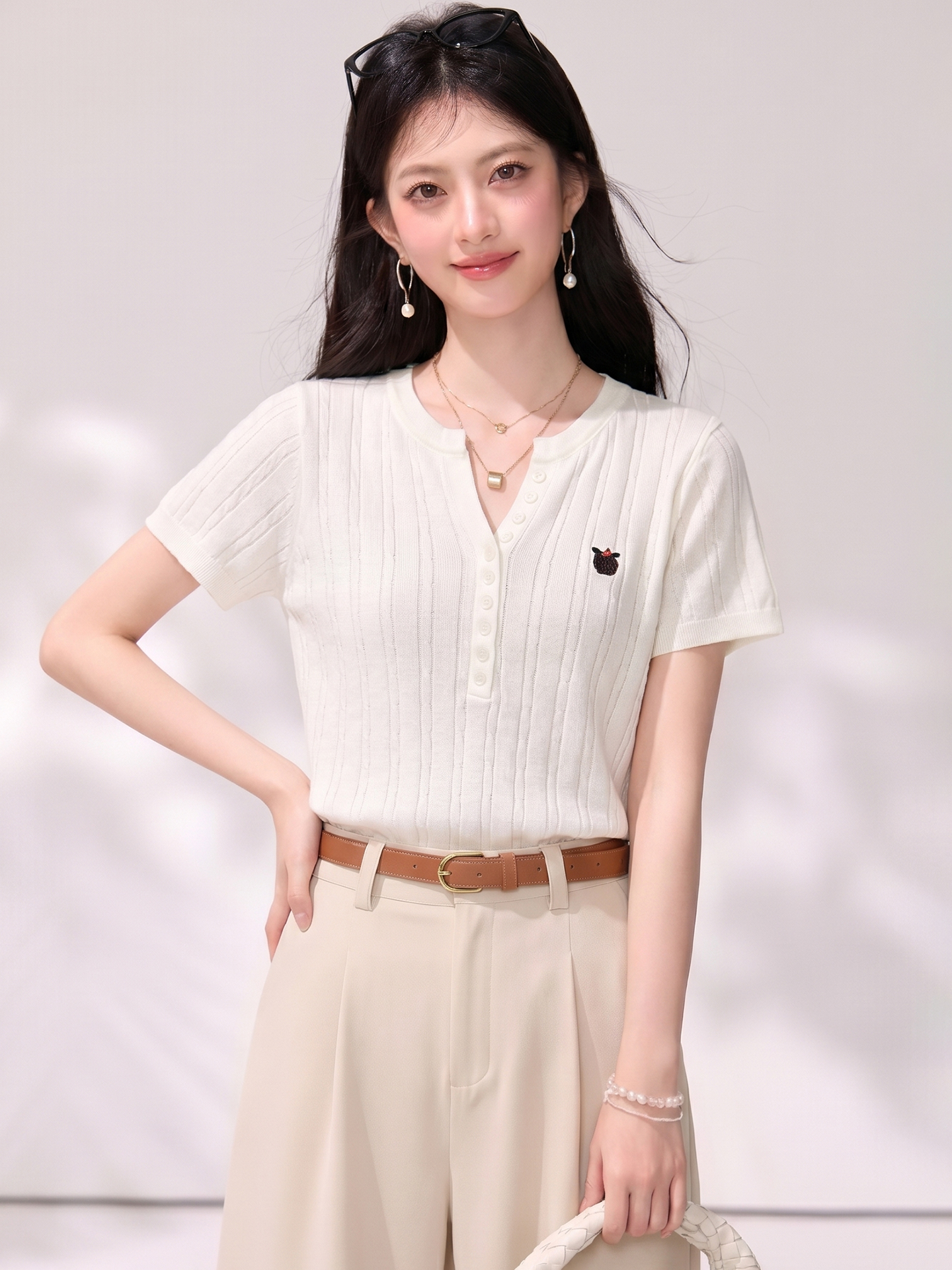 實拍◆有◆2026夏季老錢風刺繡V領麻花短袖t恤女修身半開領上衣