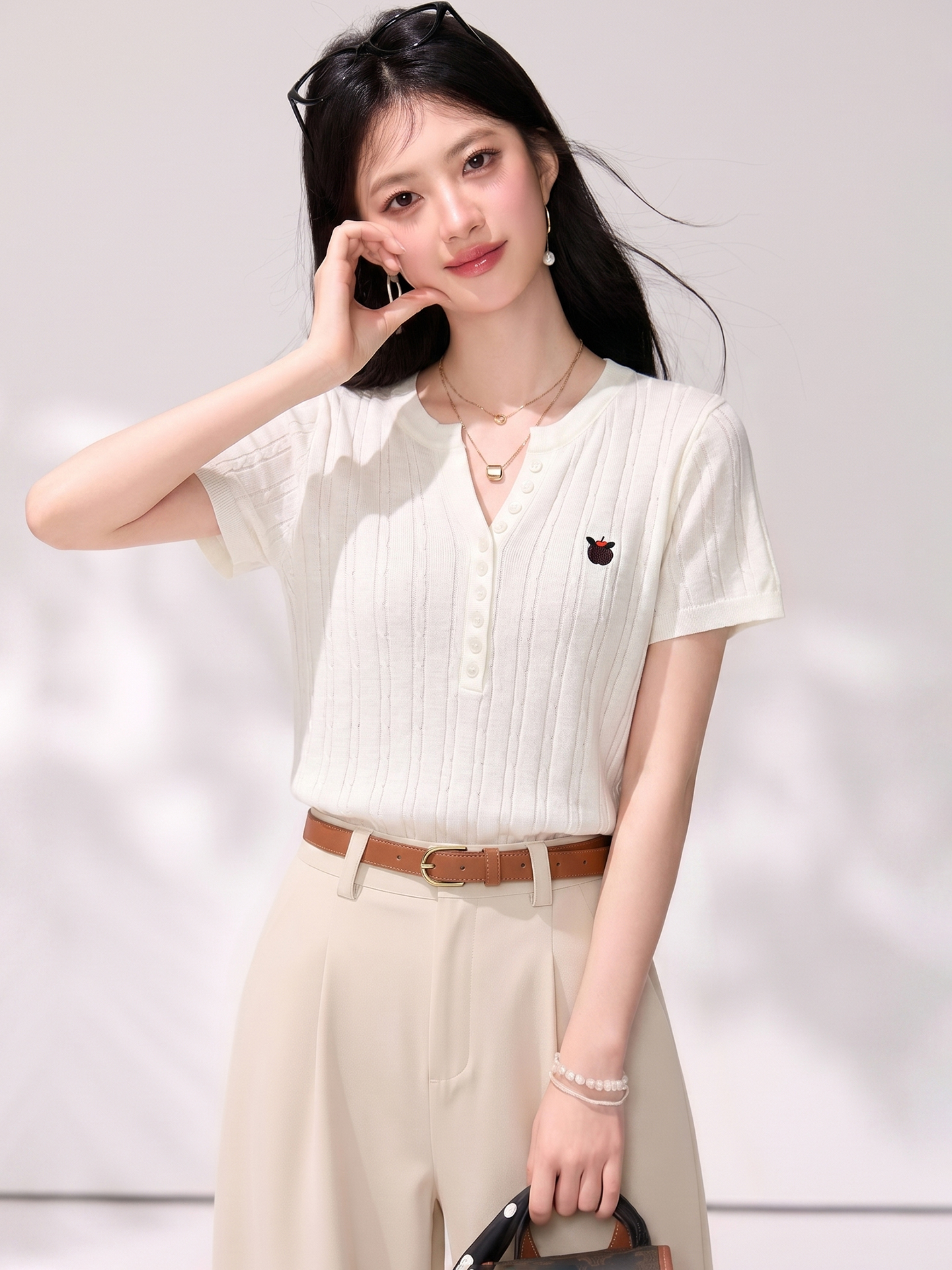 實拍◆有◆2026夏季老錢風刺繡V領麻花短袖t恤女修身半開領上衣