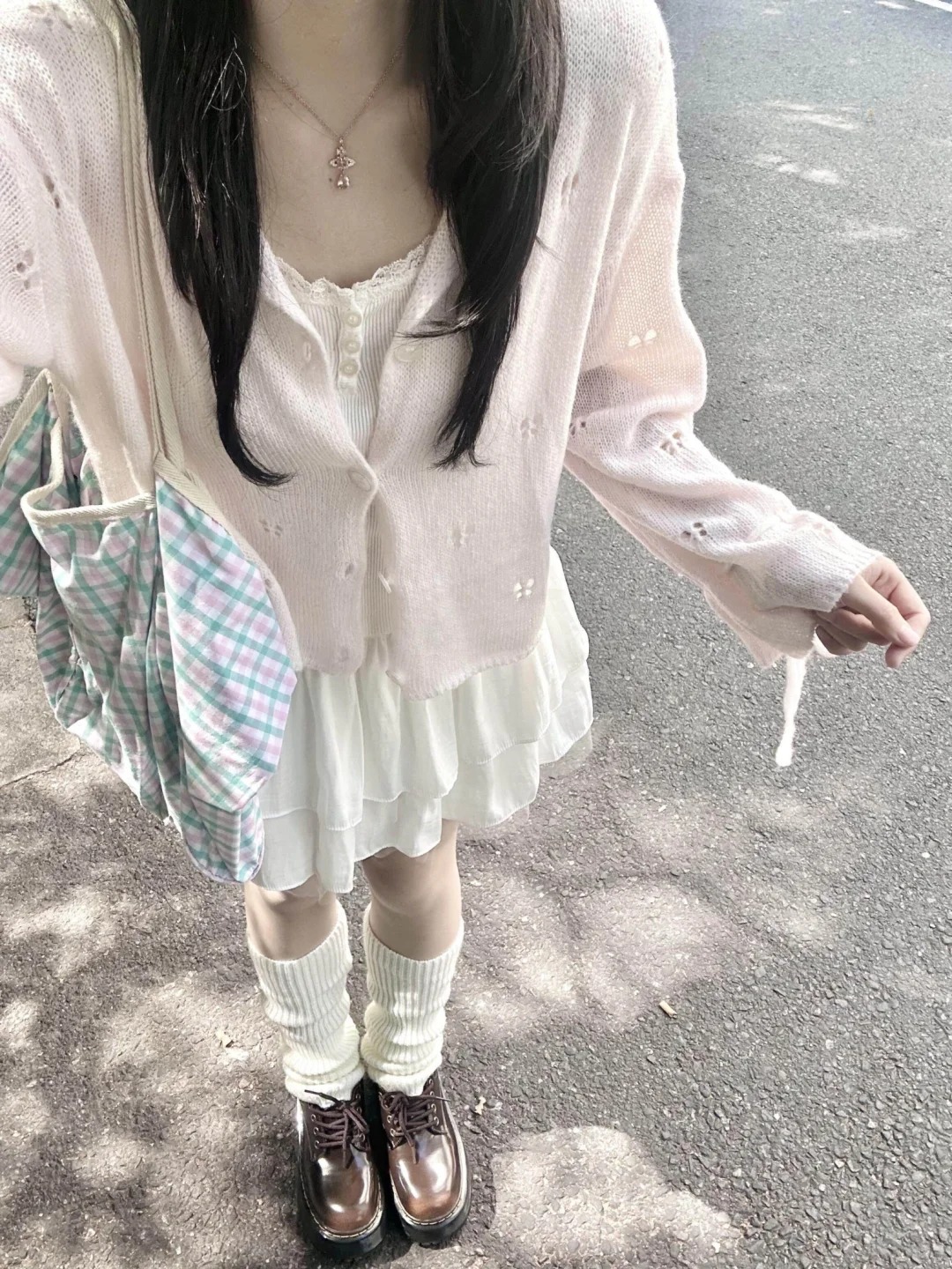 韓系甜美軟糯鏤空針織開衫女春夏新款溫柔粉色外搭上衣小外套罩衫