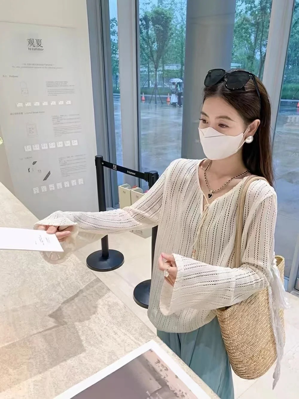甜心瑪麗 民族風鏤空防曬罩衫女夏季新款設計感長袖上衣服