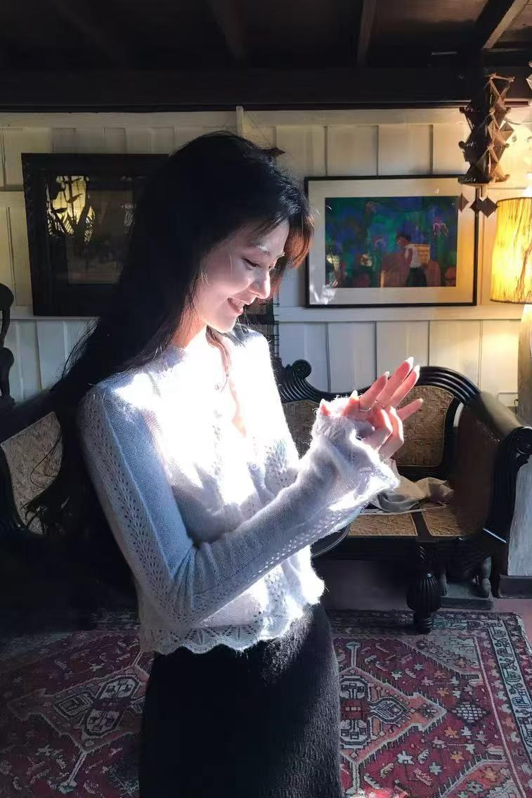 韓系粉紫色鏤空v領花邊針織開衫女春秋季溫柔風獨特外穿短款上衣