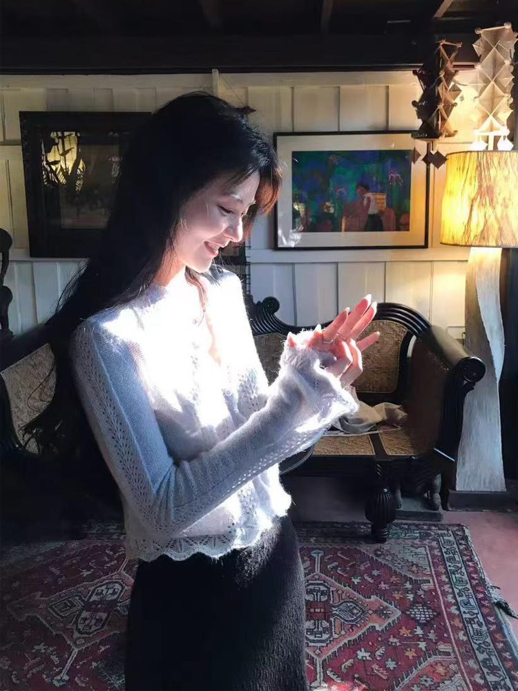 韓系粉紫色鏤空v領花邊針織開衫女春秋季溫柔風獨特外穿短款上衣