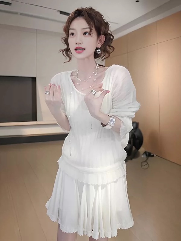 2026新款慵懶風細帶微透圓領針織衫女春時尚純色上衣
