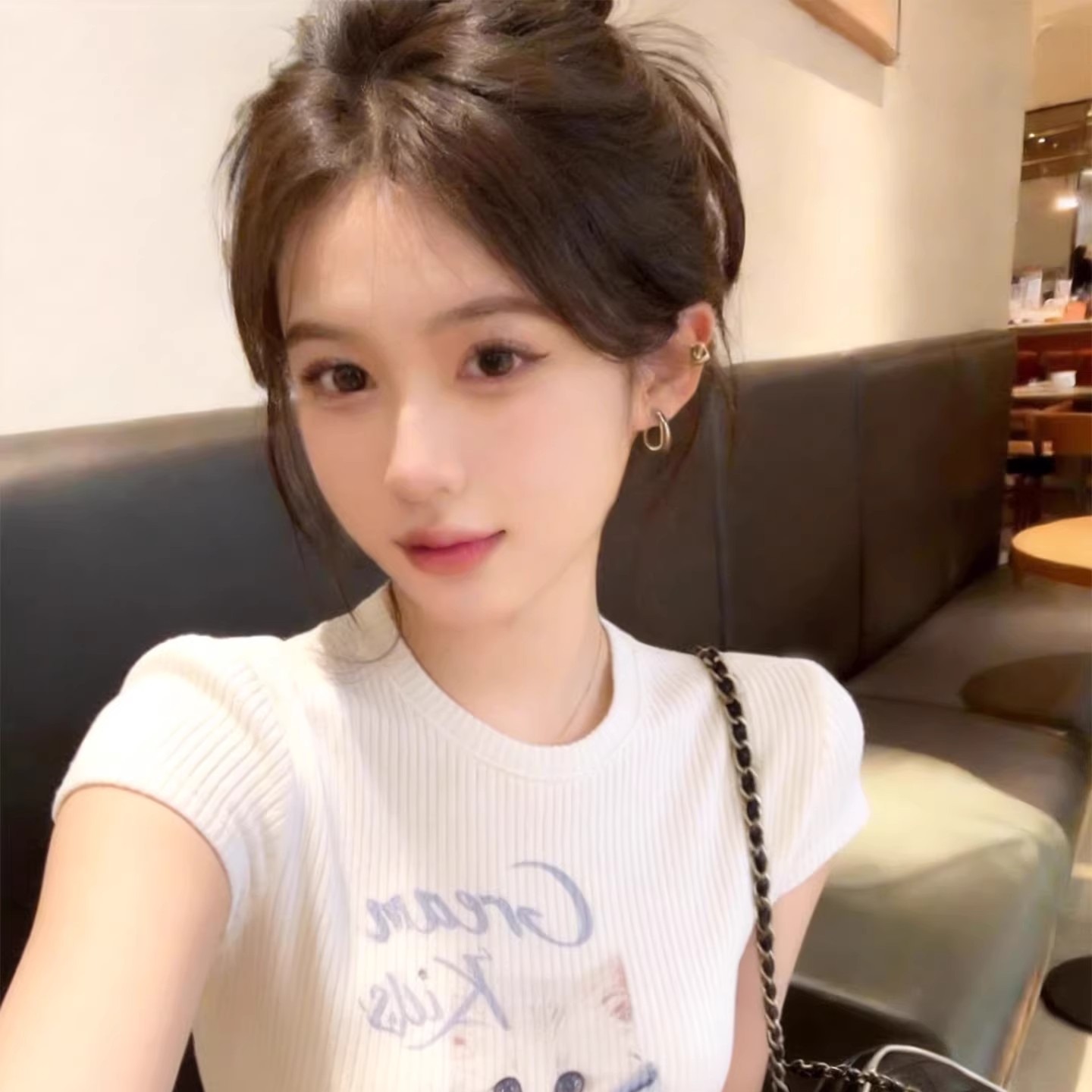 包芯紗 超火減齡白色短袖針織女士夏季新款修身巨好看的上衣時髦