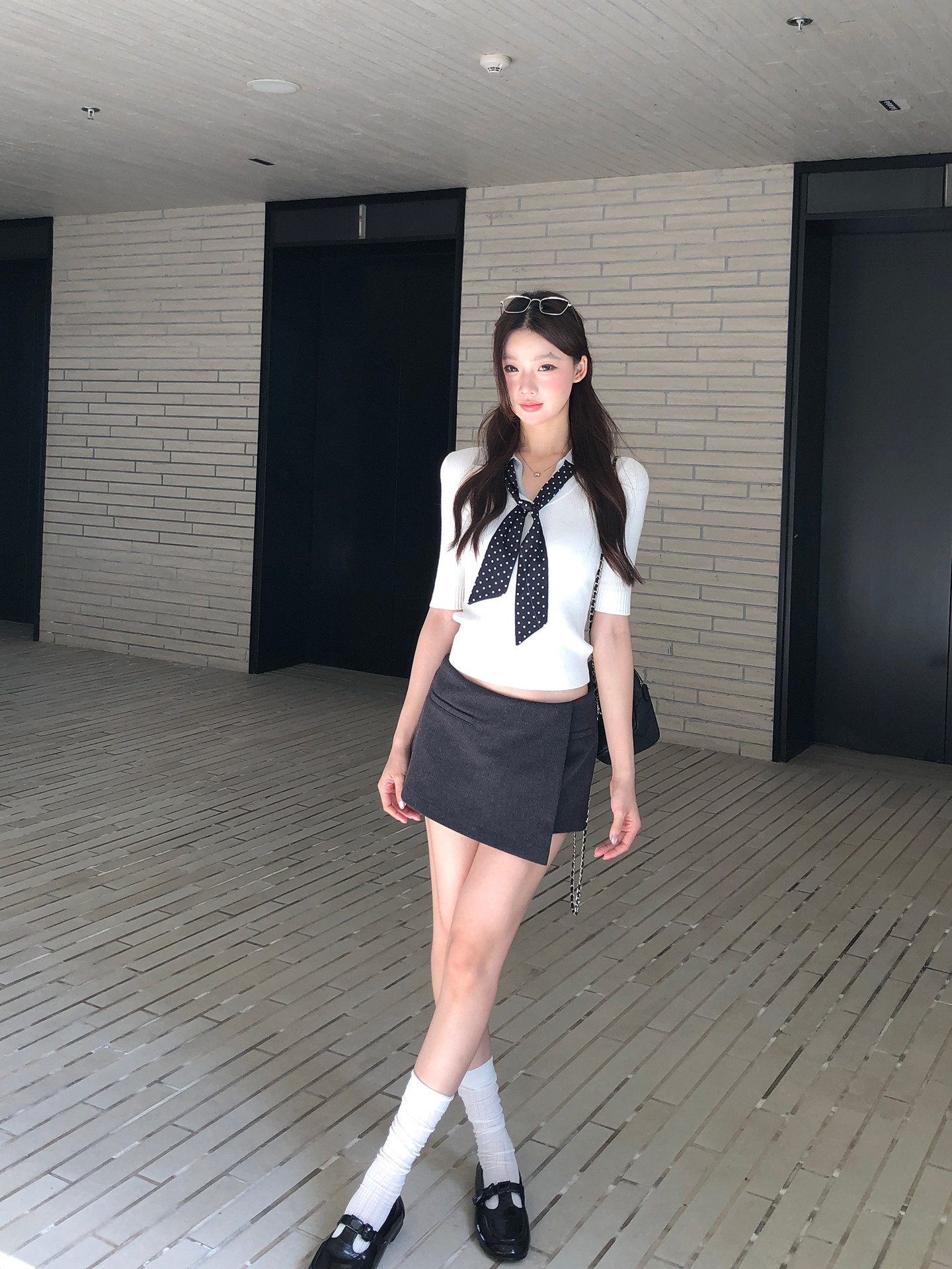 紅人館針織衫女春季穿搭2026新款韓系短款上衣修身v領假兩件毛衣