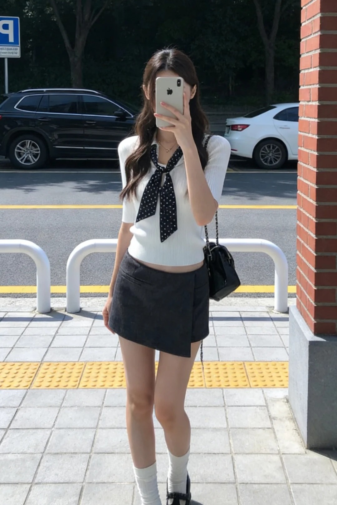 紅人館針織衫女春季穿搭2026新款韓系短款上衣修身v領假兩件毛衣