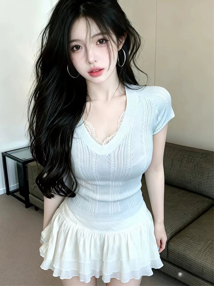 V領針織短袖上衣女夏設計感坑條修身顯瘦短款打底衫