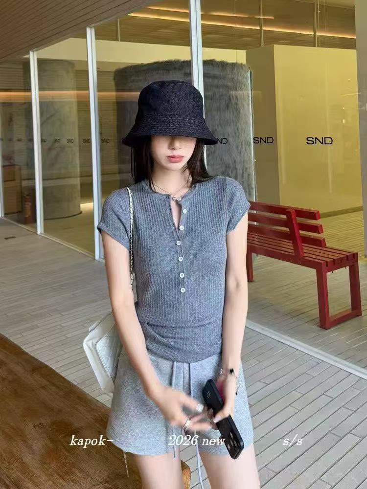 正版2026春夏新款韓版簡約修身顯瘦坑條半開扣針織短袖T恤女
