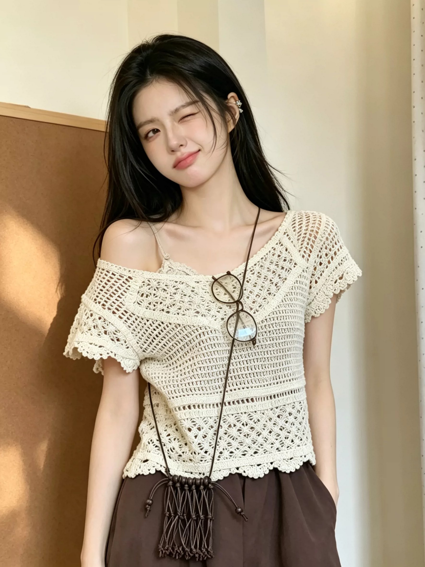 法式杏色鏤空V領針織飛飛袖T恤女2026夏季新款巨好看的短袖小上衣