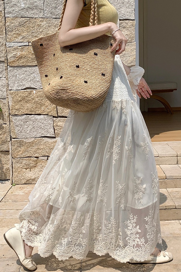 巨好看重工刺繡蕾絲長款半身裙女春夏2026新款松緊腰a字大擺紗裙