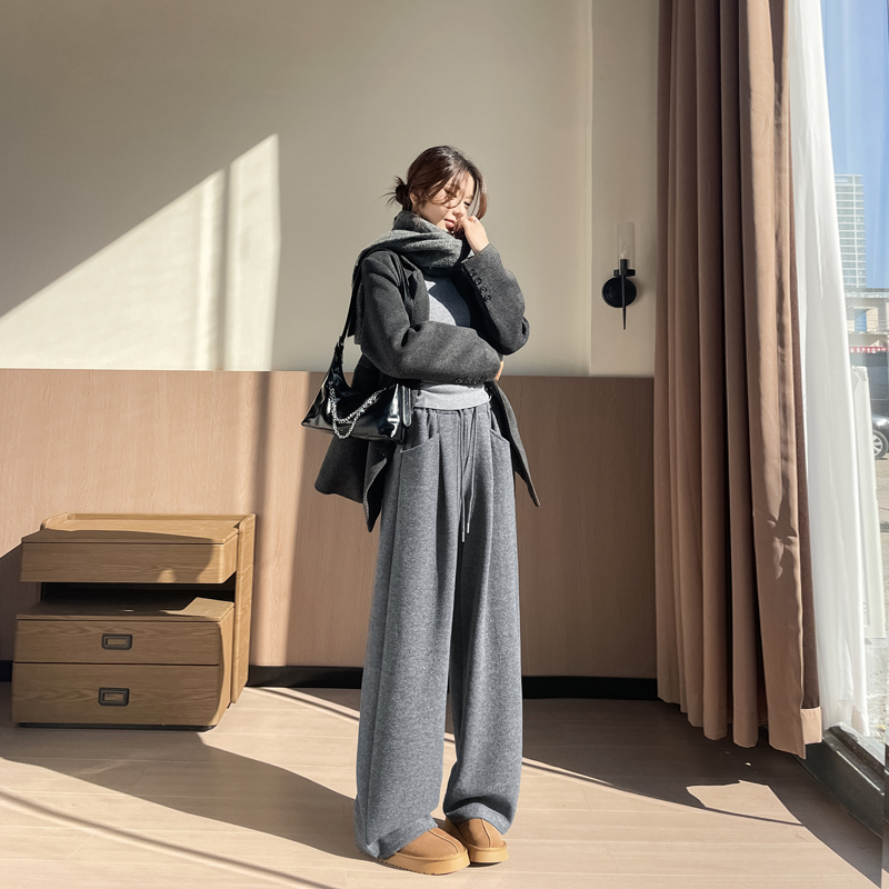 秋冬羊絨糯米闊腿褲2025新款女寬松顯瘦彎刀褲加絨加厚衛褲運動褲