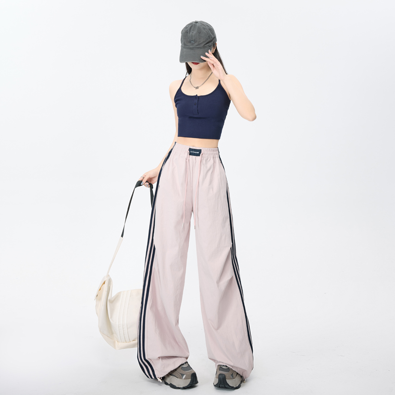 實拍沖鋒軟殼褲女2026春季新款傘兵工裝褲三條杠寬松運動速干褲