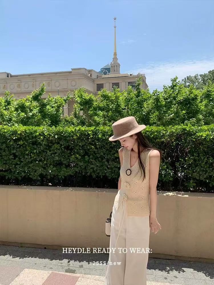 黑豆哼哼 仲夏香頌*手工鉤花鏤空針織背心女夏季外穿V領無袖馬甲