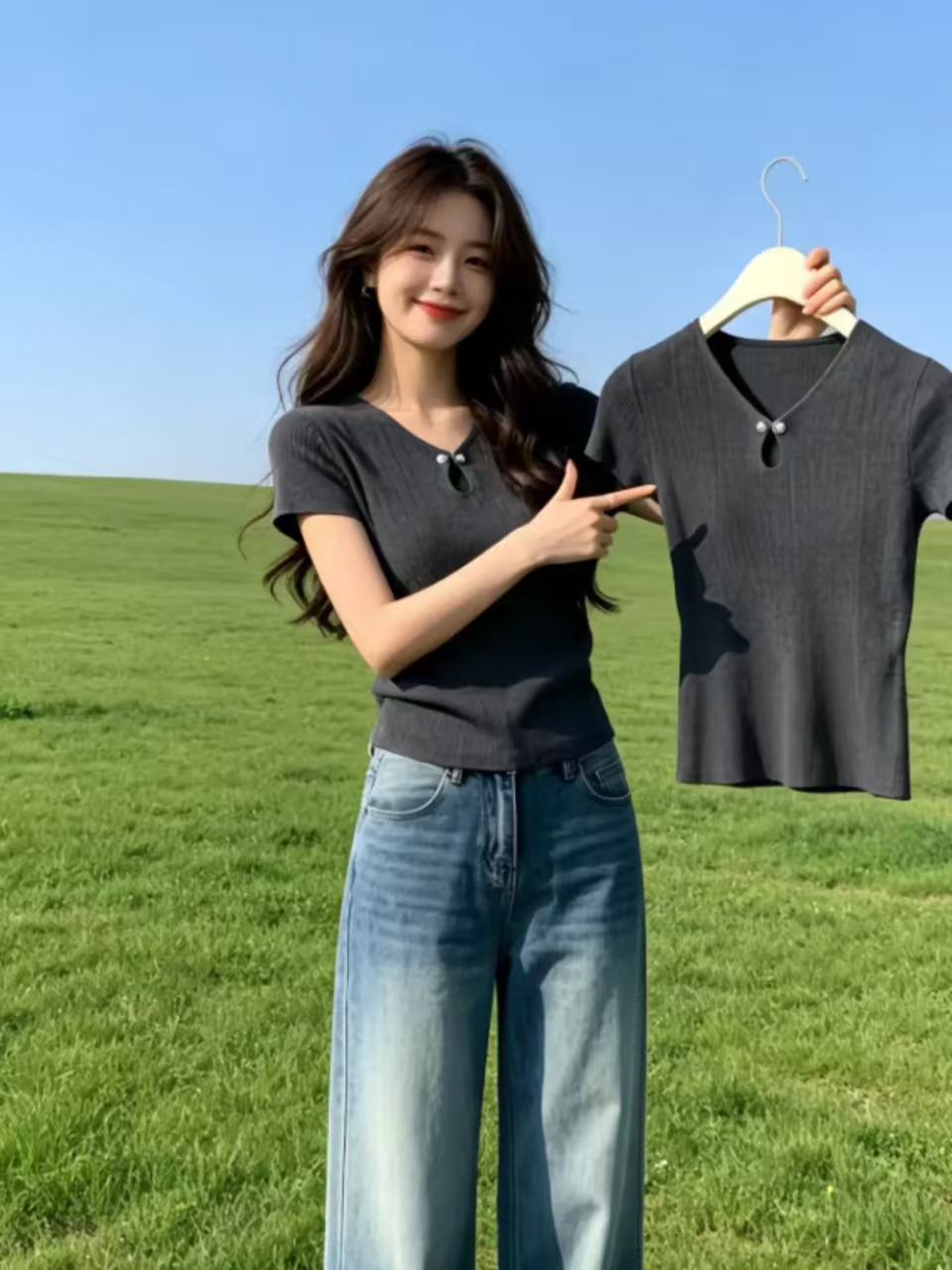 高級感灰色V領短袖針織t恤女夏季新款氣質休息顯瘦大碼打底衫上衣